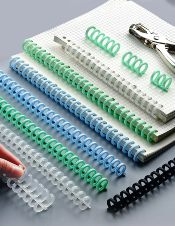 2pcs Random Detachable Buckle Loose-leaf Binding Strip 30-hole Round Hole Coil Opening And Closing Ring DIY Plastic Binder