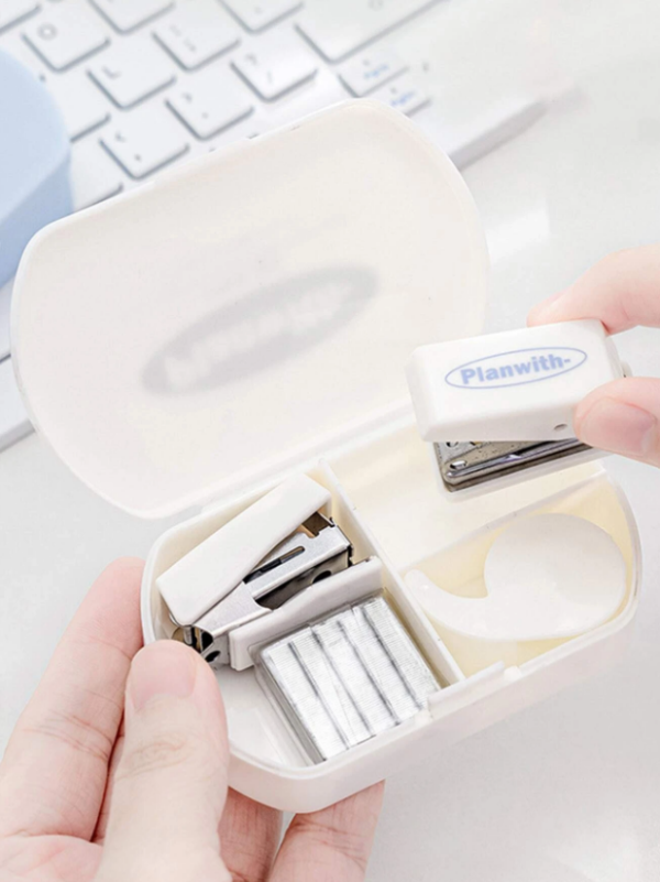 1set Stapler & Hole Puncher & Staple